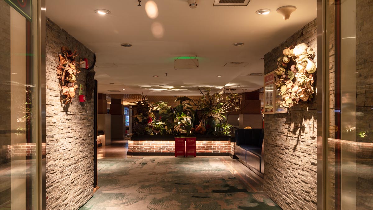 淺海灣酒店玻璃門入口燈光設計方案展示