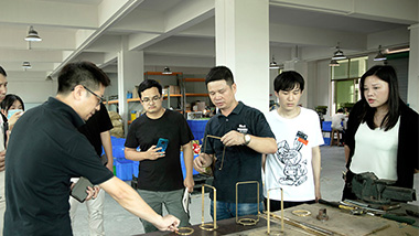 【學(xué)習(xí)紀(jì)實】走進(jìn)神話照明生產(chǎn)基地